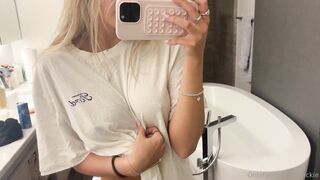 Breckie Hill Hot Mirror Tits Play Video Leaked