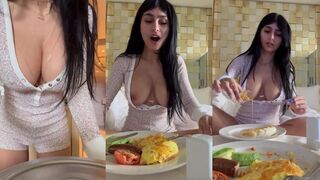 Mia Khalifa Morning Breakfast & Tease Video Leaked