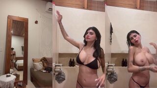 mia-khalifa-shaving-her-armpits-while-masturbating