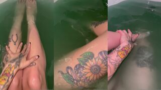 Imsadspice AKA Extrasadspice Nude Hairy Pussy In Bathtub