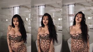 Karely Ruiz Hot Pregnant Leopard Dress