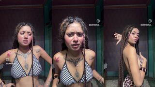 Famous Hot Insta influencer Sunny D'Cruz shows her swimsuit